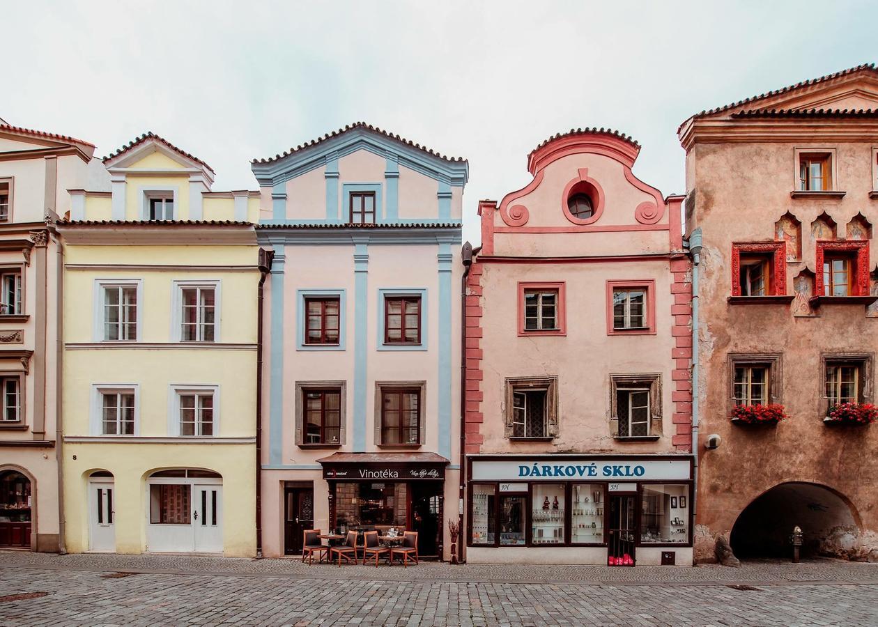 Penzion Víno Hruška Pardubice Esterno foto